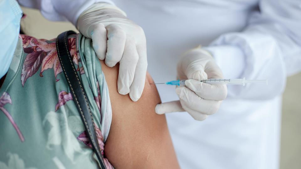 Lenke til artikkel: Influensa- og koronavaksine