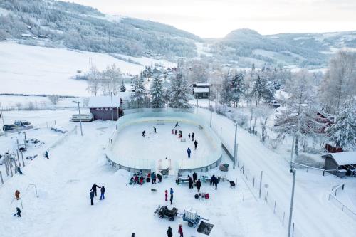 Tretten isbane ved Aurvoll skole