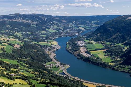 Oversiktsbilde over Øyer kommune innover mot Lillehammer